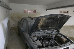 Macchina d'epoca funzionante da verniciare