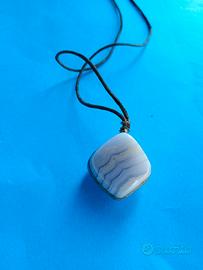 ciondolo artigianale Vera agata del pizzo blu 3 cm