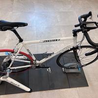 Rullo tacx FLOW SMART + bicicletta da corsa