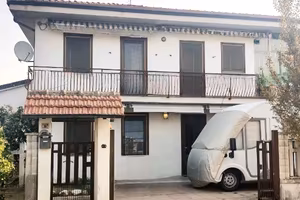 Casa libera su 3 lati