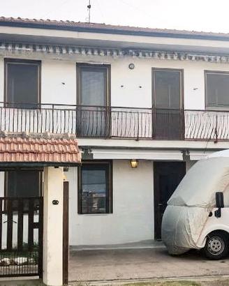 Casa libera su 3 lati