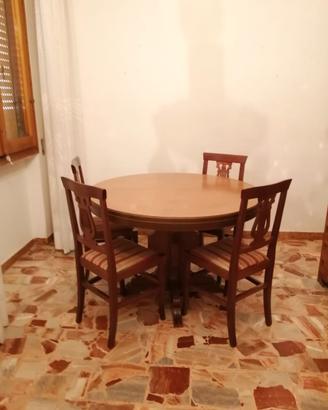 Sedie imbottite, 4 pezzi a 15 euro l'una