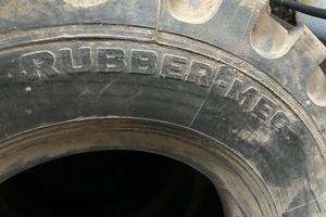 Pneumatici per semovente o rimorchio agricolo