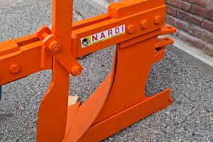 Aratro monovomere carrellato NARDI