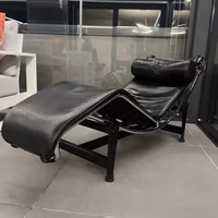 Chaise Loungue imitazione Corbusier Cassina