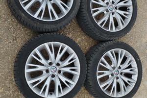 Cerchi in lega da 17" pneumatici invernali 