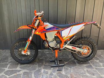 KTM EXC 300 E Six days 2021