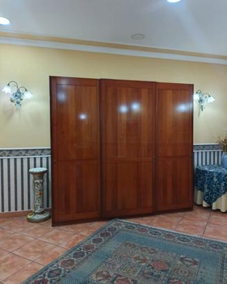 Guardaroba in legno