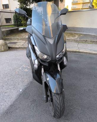 Yamaha xmax 400 ABS coprigambe coprimano bauletto