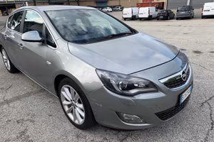 OPEL Astra 1.4 Turbo 140CV 5p Cosmo BENZINA/GPL