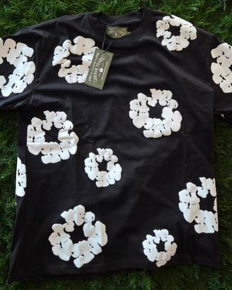 Denim Tears T-Shirt Nera con Fiori Bianchi |unisex