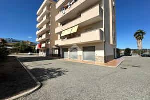 3 LOCALI A CROTONE