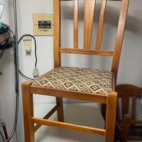 Sedie in legno massiccio