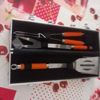 utensili per barbecue 
