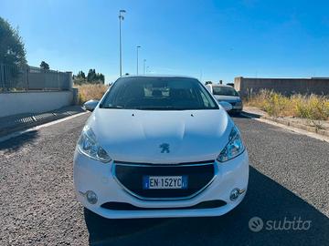 Peugeot 208 1.6 e-HDi 92 CV Stop&Start 5 porte Act