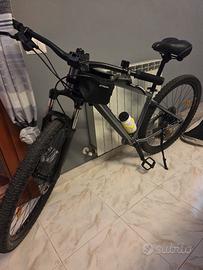 Rockrider Explore 520 Taglia L Pari al nuovo