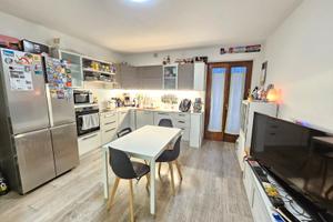 BILOCALE SEMINUOVO con 2 BALCONI E ASCENSORE