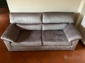Divano tre posti