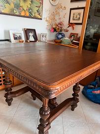 Tavolo antico in legno massello restaurato