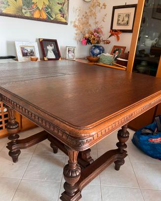 Tavolo antico in legno massello restaurato