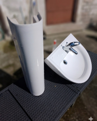 lavabo con colonna
