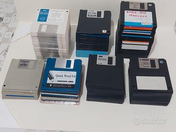 Lotto 140 Floppy Disk 3,5” e vari contenitori