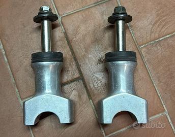 Coppia di handlebar risers (riser manubrio) Honda