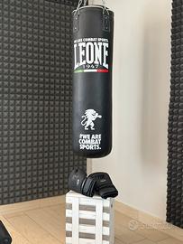 Sacco da boxe Leone 1947 + guantoni Black edition