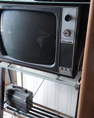  televisore vintage .con mobiletto 