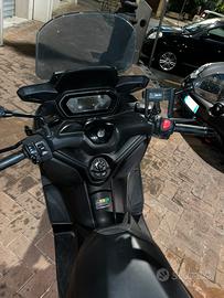 Yamaha X Max 300