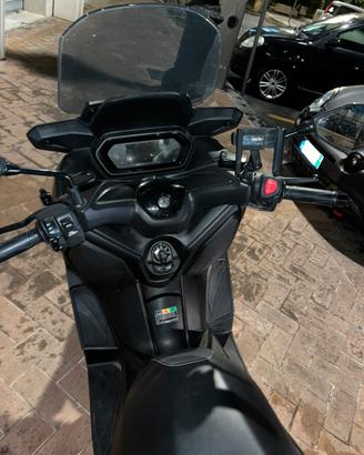 Yamaha X Max 300