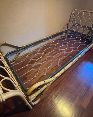 Coppia di letti vintage mid-century in rattan