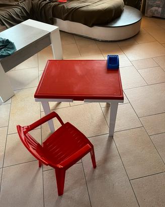 Tavolino solido x bambini con sedia coordinata