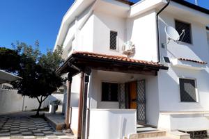 Villa a Montedarena (Pulsano)
