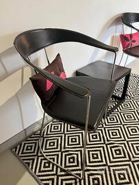 sedie nere in similpelle e acciaio