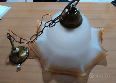 Lampadario in vetro opalino