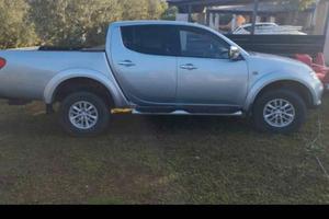 Mitsubishi l 200