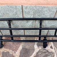 Divisorio per automobili regolabile