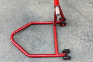 Cavaleletto posteriore per moto