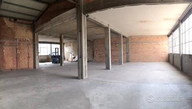 Immobile di 584 m² con 3 locali a Massa e Cozzile