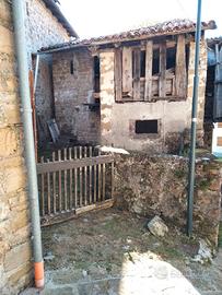 Vecchia stalla a Frisanco