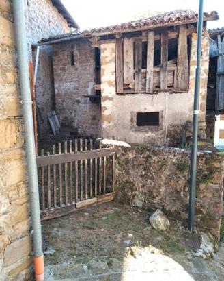 Vecchia stalla a Frisanco