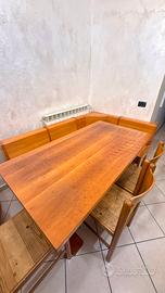 Angolo panca con tavolo in legno massello