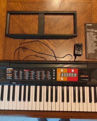 Tastiera Yamaha PSR F51 