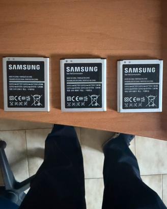 Lotto 3 batterie samsung per cellulari samsung