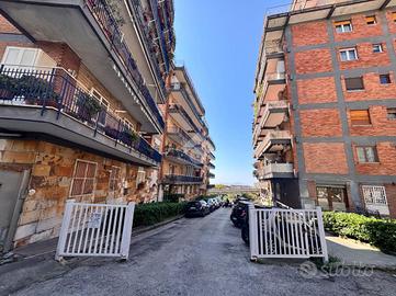 2 LOCALI A NAPOLI