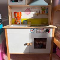 Cucina in legno per bimbi