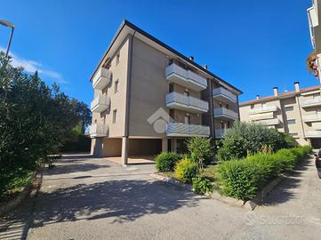 4 LOCALI A FOLIGNO