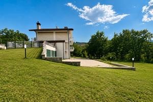 Villa singola con 5.000 mq di spazio esterno