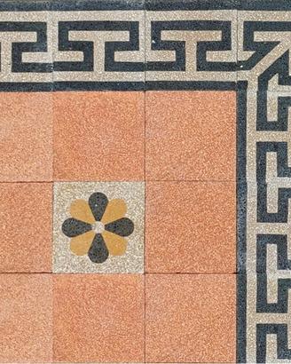Tappeto in graniglia d'epoca, marmette decorate